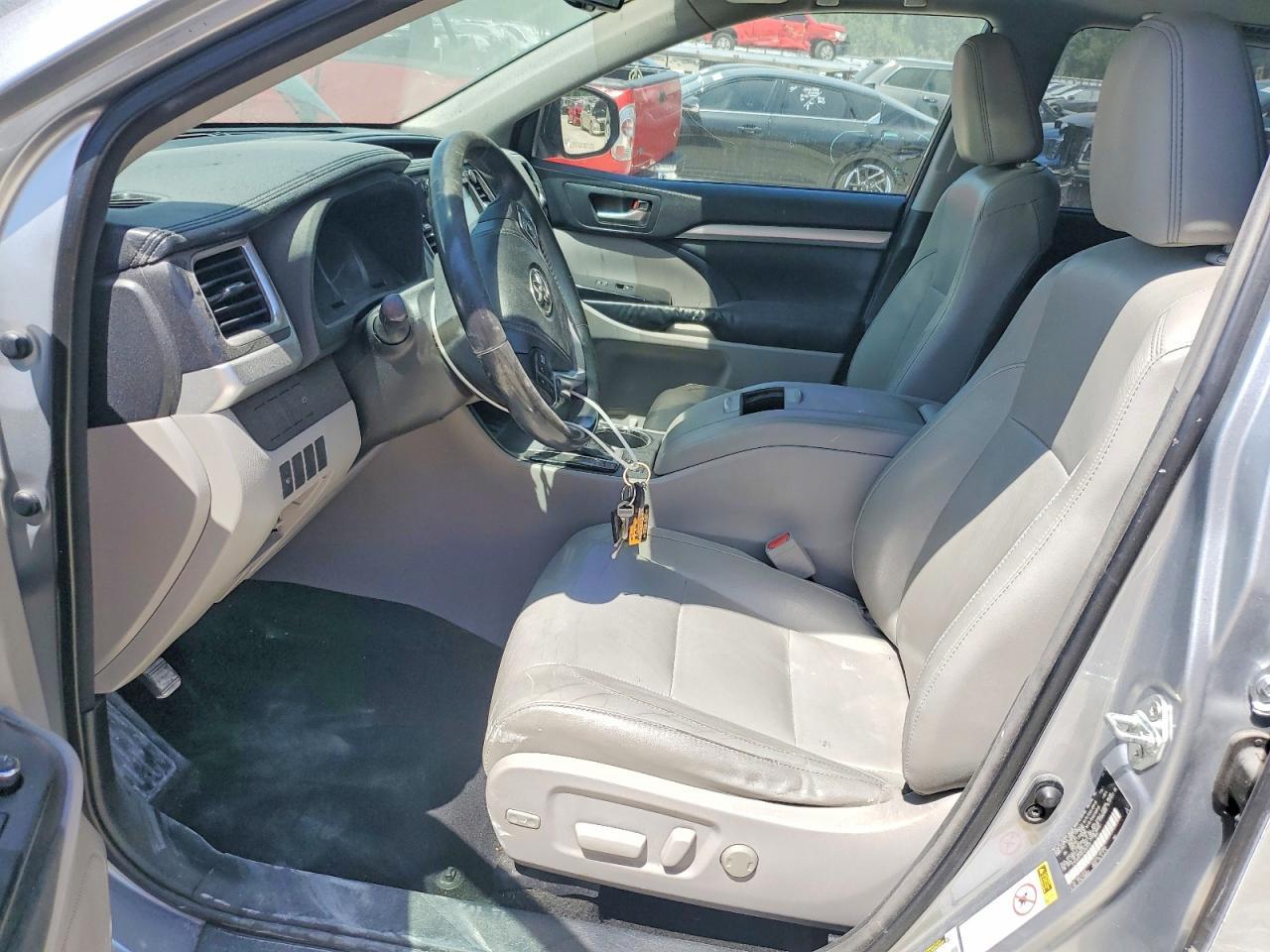 2014 TOYOTA HIGHLANDER