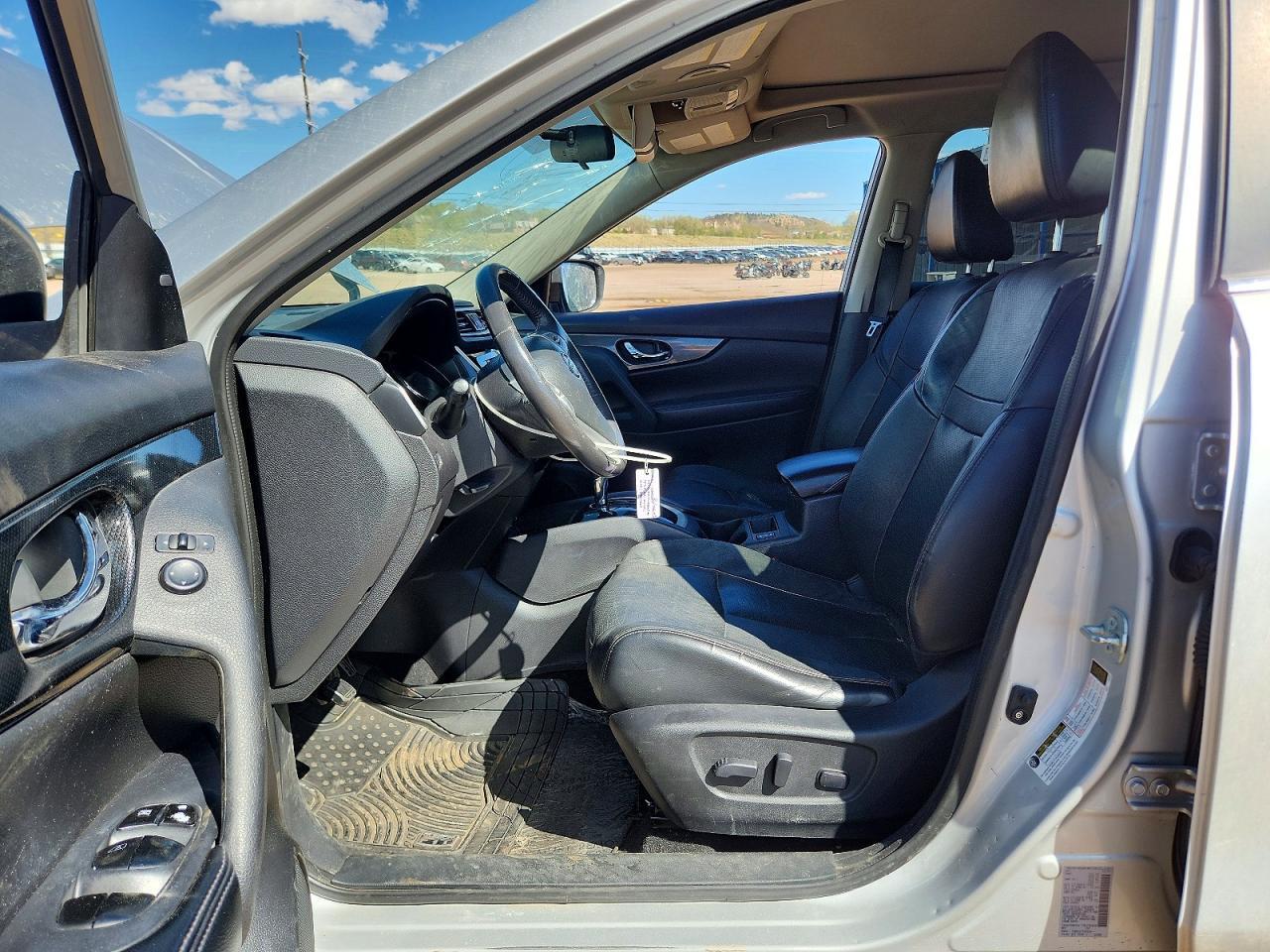 2014 NISSAN ROGUE