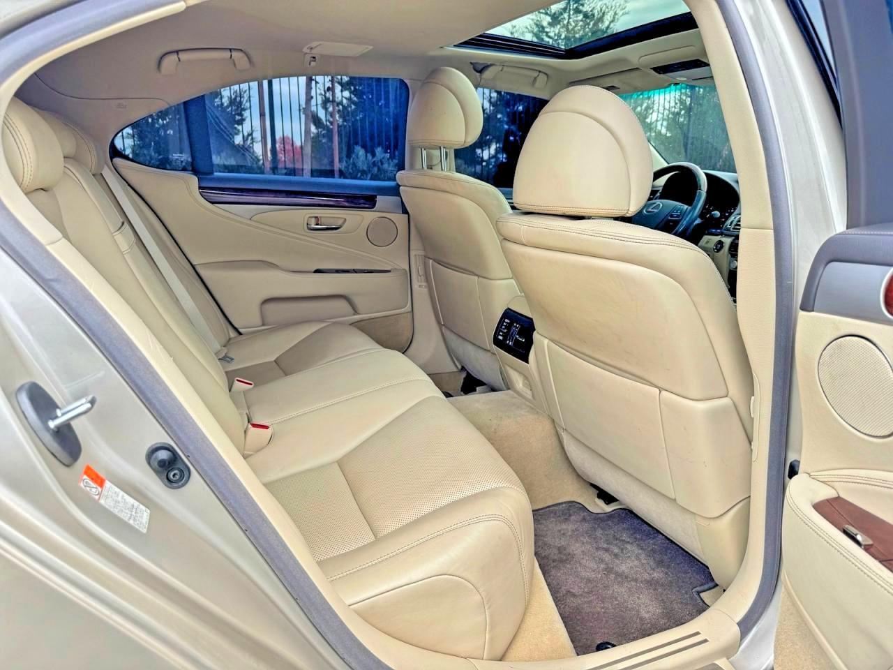 2017 LEXUS LS 460
