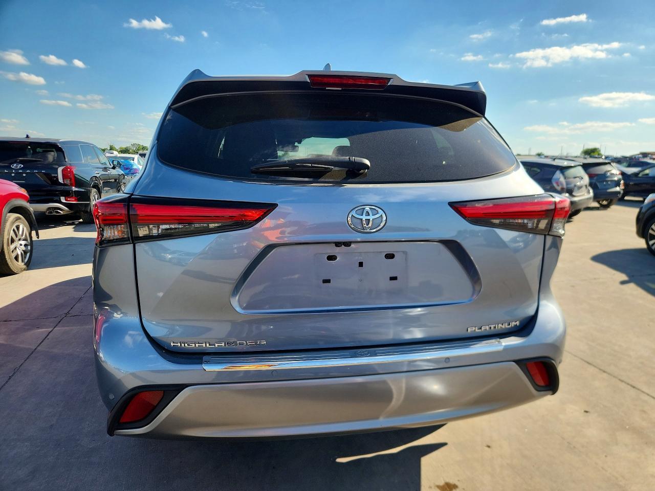 2022 TOYOTA HIGHLANDER