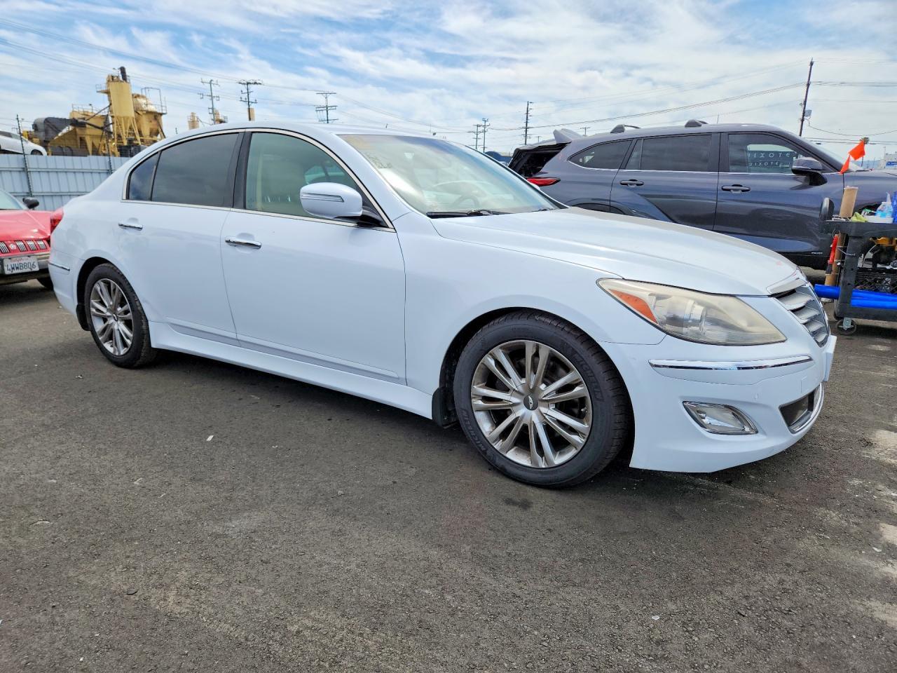 2014 HYUNDAI GENESIS
