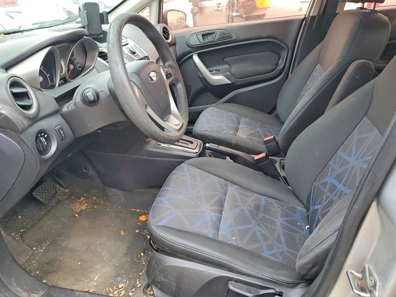 2013 FORD Fiesta