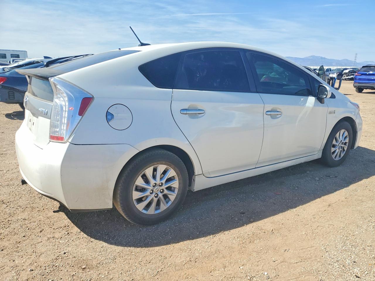 2013 TOYOTA Prius Plug-In