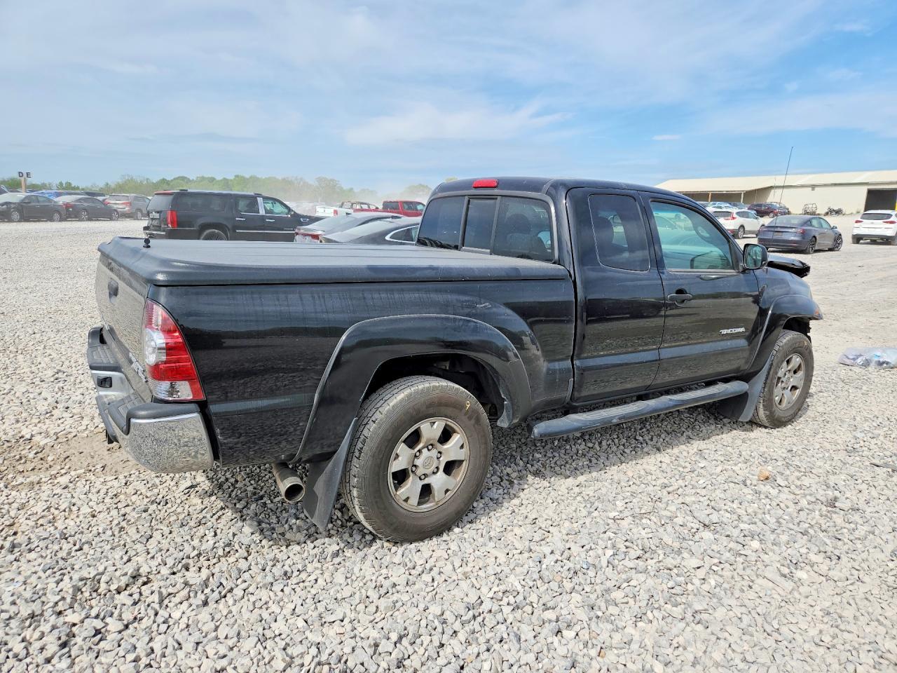 2011 TOYOTA TACOMA