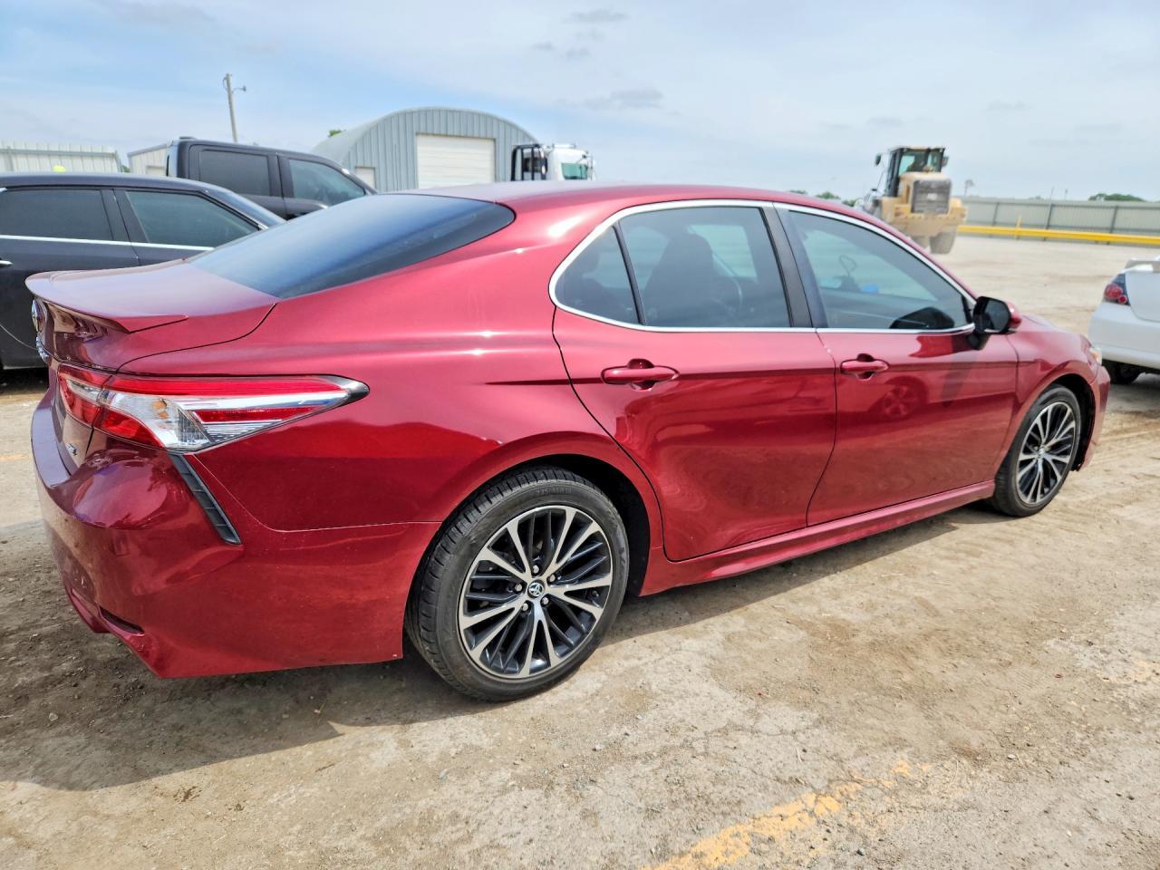 2018 TOYOTA CAMRY