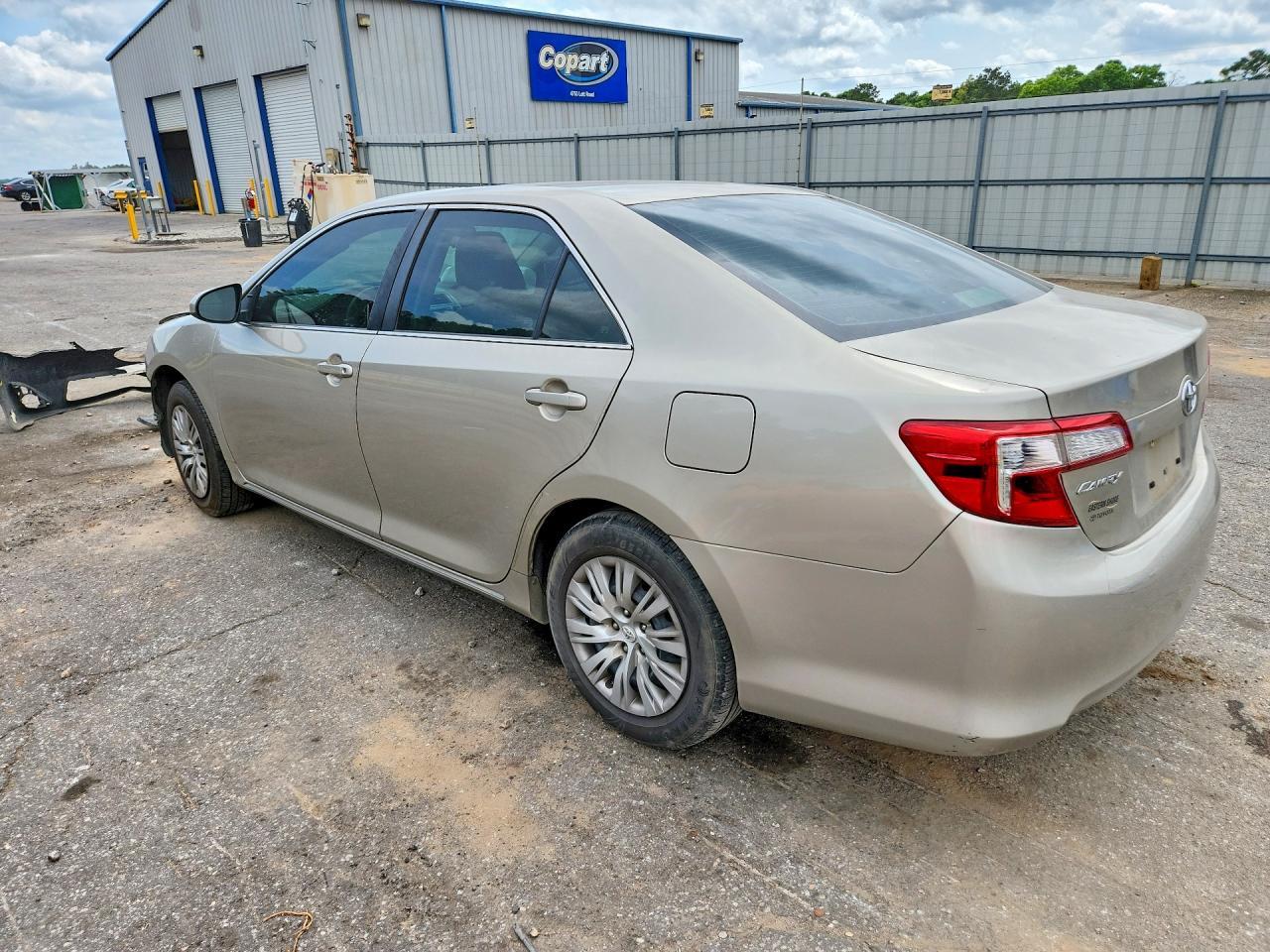 2014 TOYOTA CAMRY