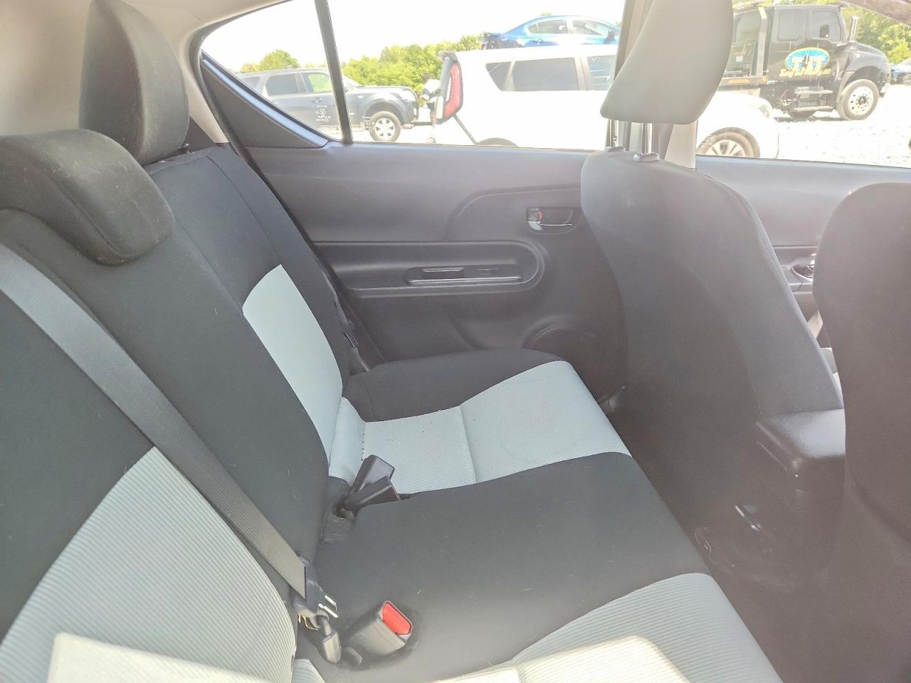 2015 TOYOTA Prius c