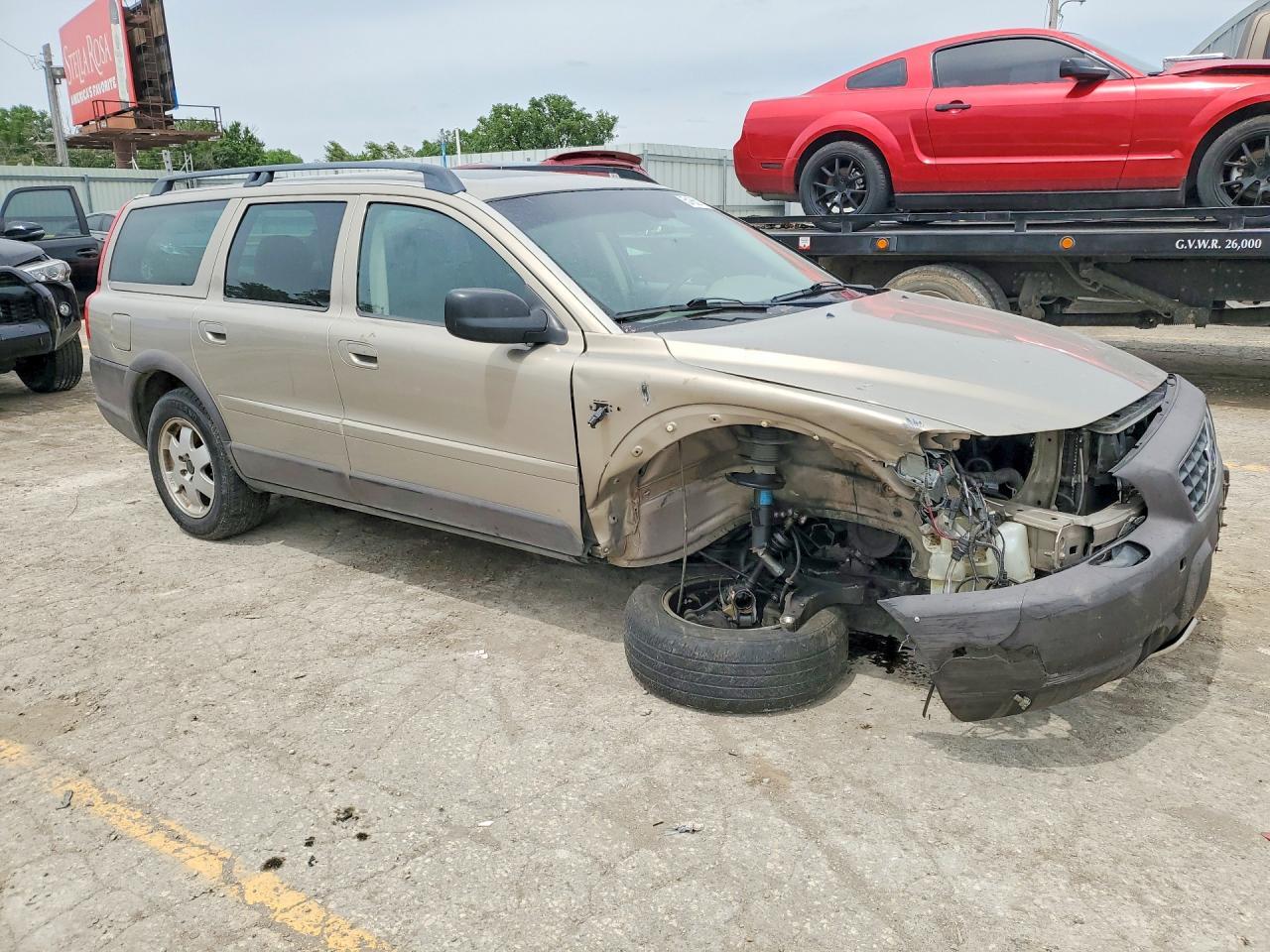 2004 VOLVO XC70