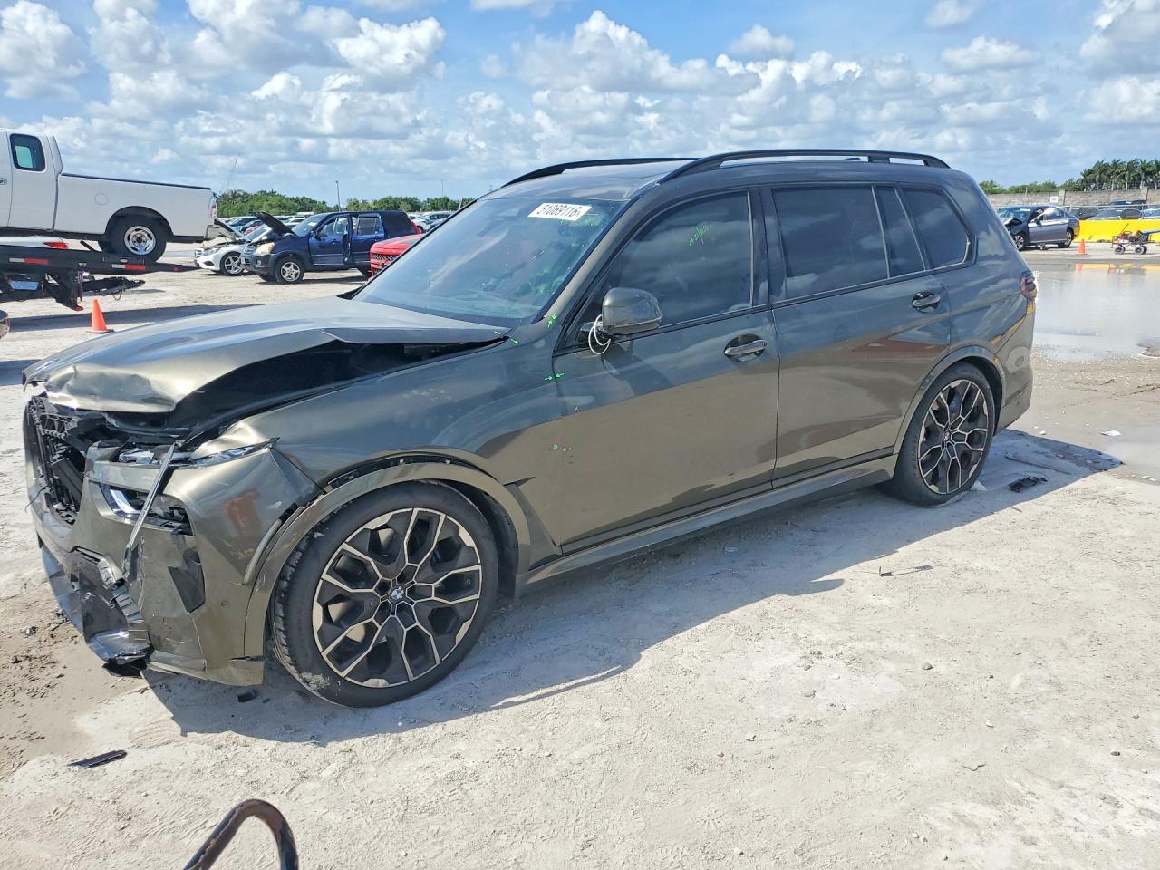 2025 BMW X7