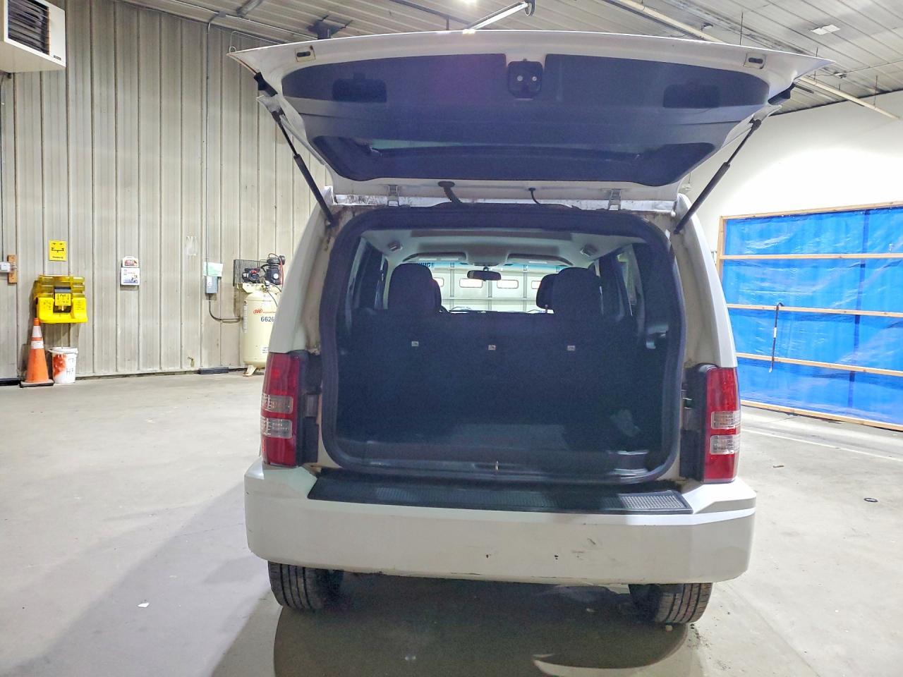 2012 JEEP Liberty