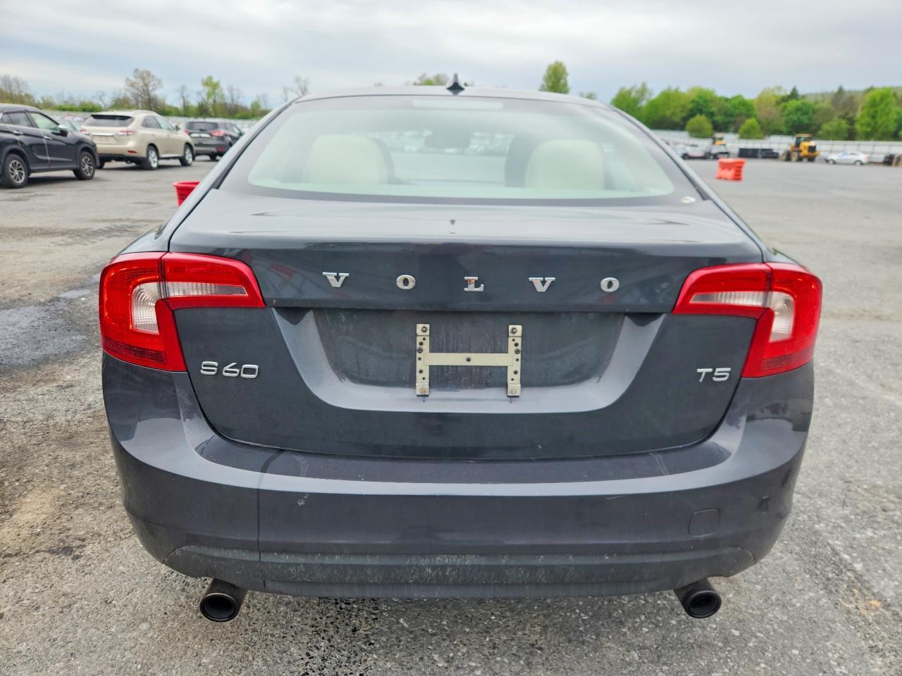 2013 VOLVO S60
