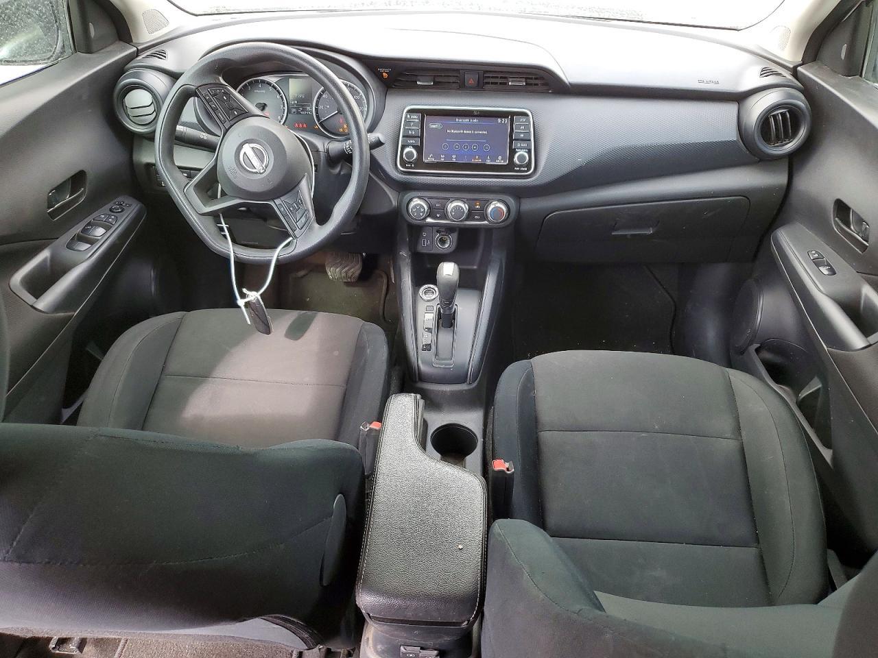 2024 NISSAN KICKS