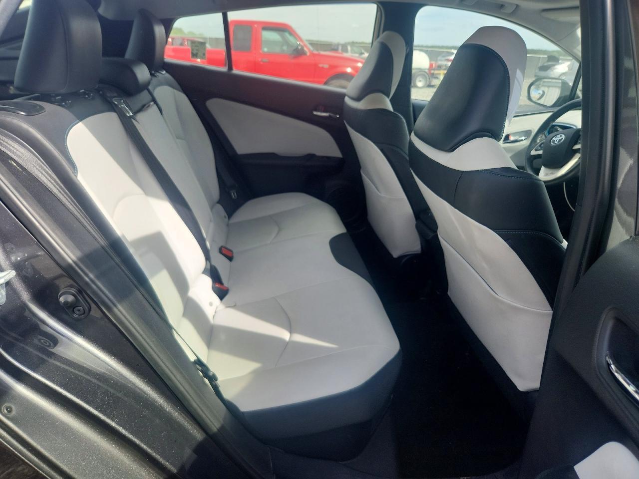 2016 TOYOTA PRIUS