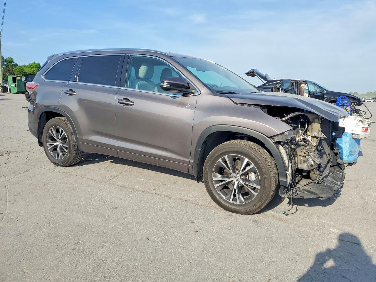 2016 TOYOTA HIGHLANDER