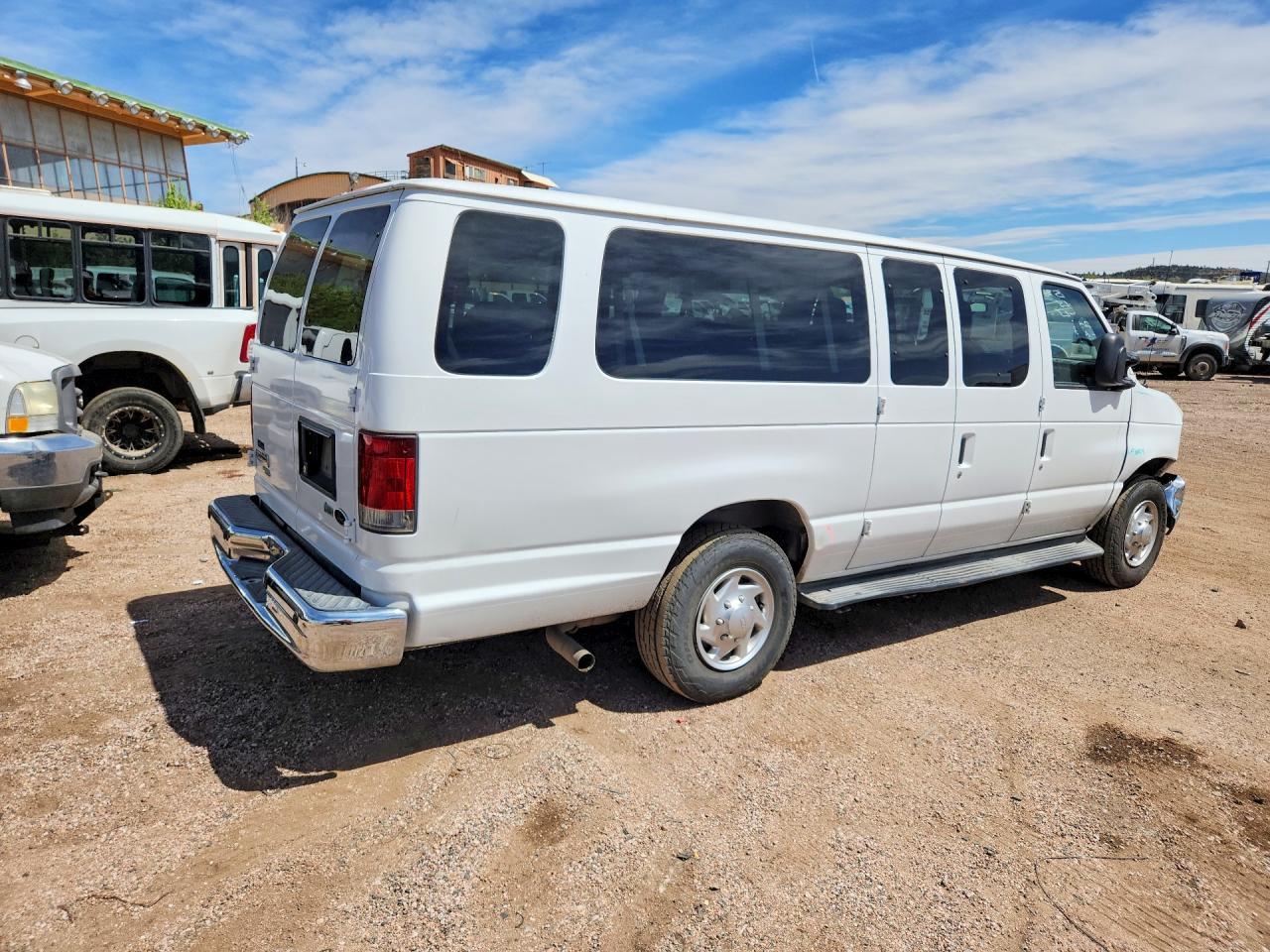 2010 FORD Econoline E350