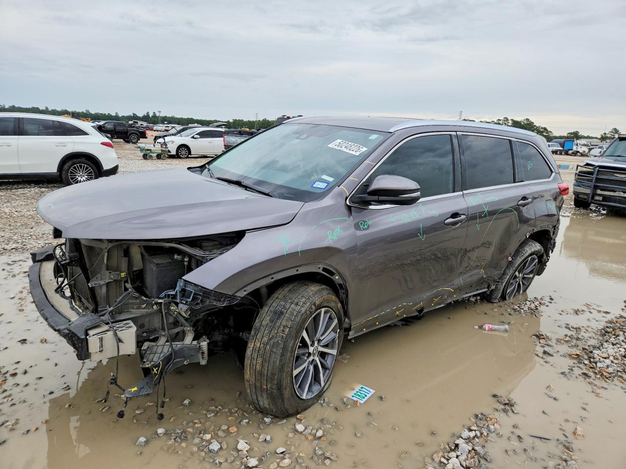 2019 TOYOTA HIGHLANDER