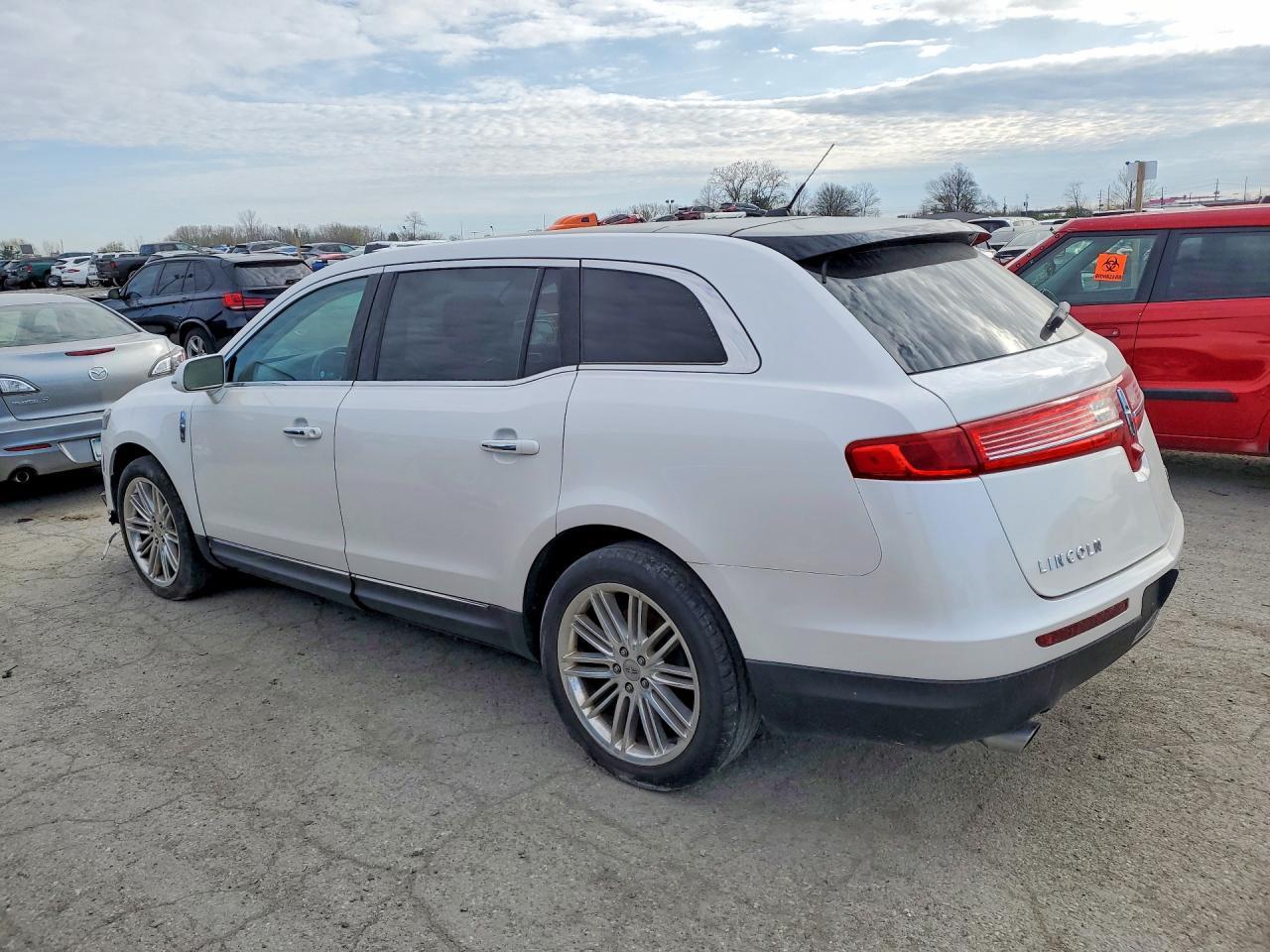 2018 LINCOLN MKT