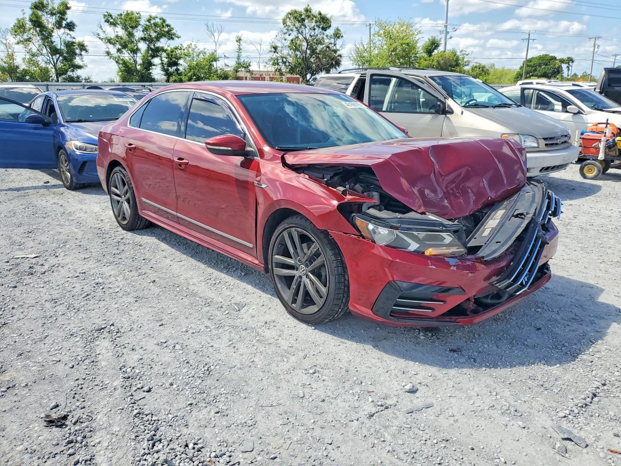 2017 VOLKSWAGEN Passat