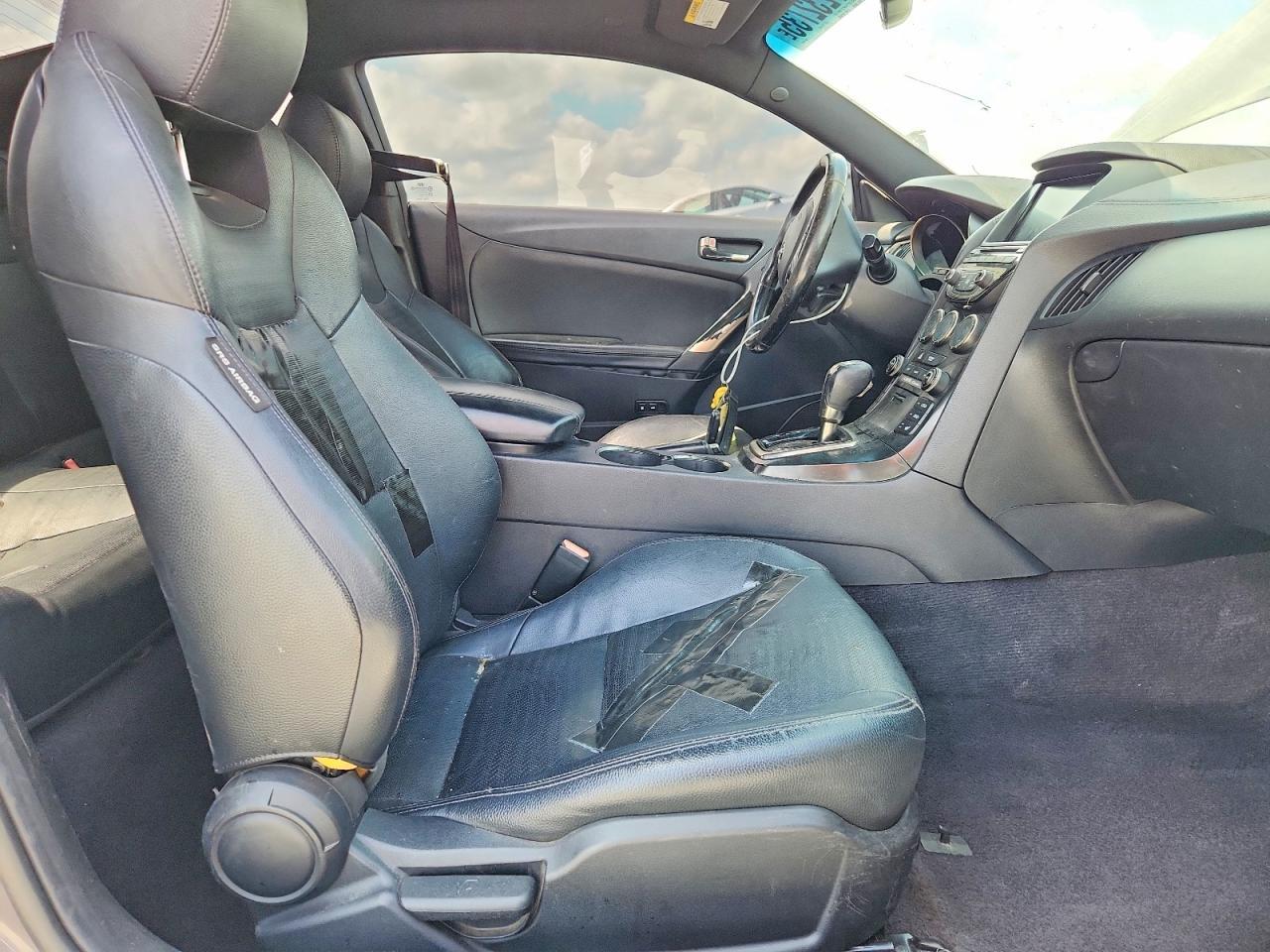 2013 HYUNDAI GENESIS