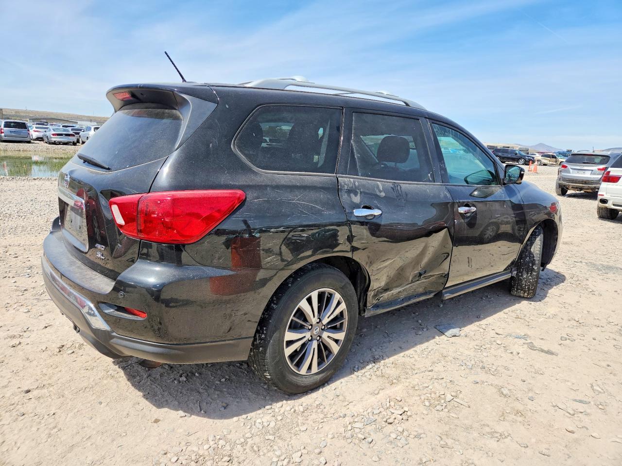 2017 NISSAN PATHFINDER