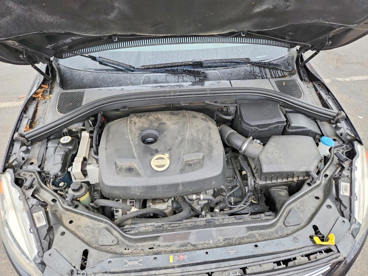2015 VOLVO XC60