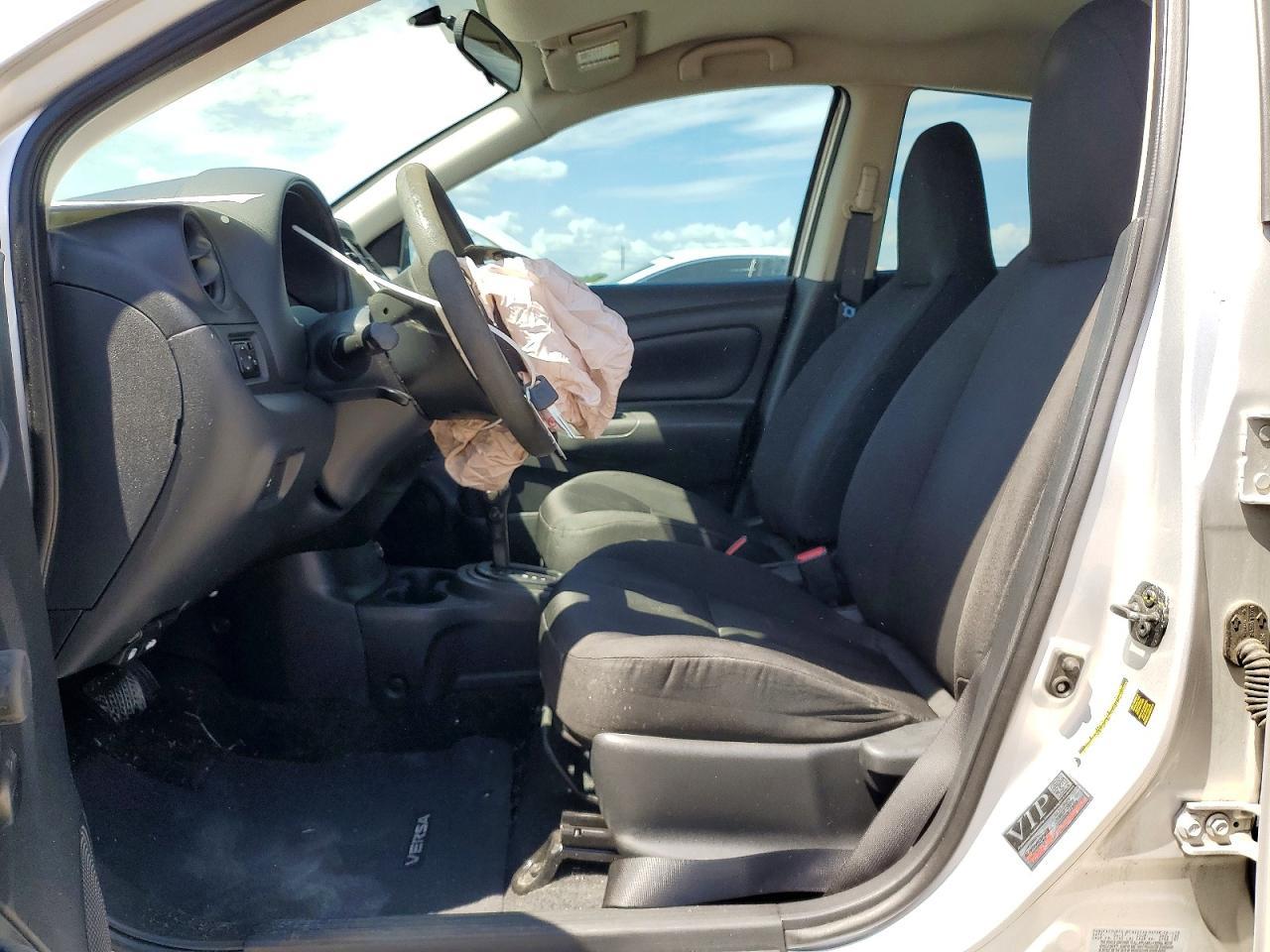 2017 NISSAN VERSA