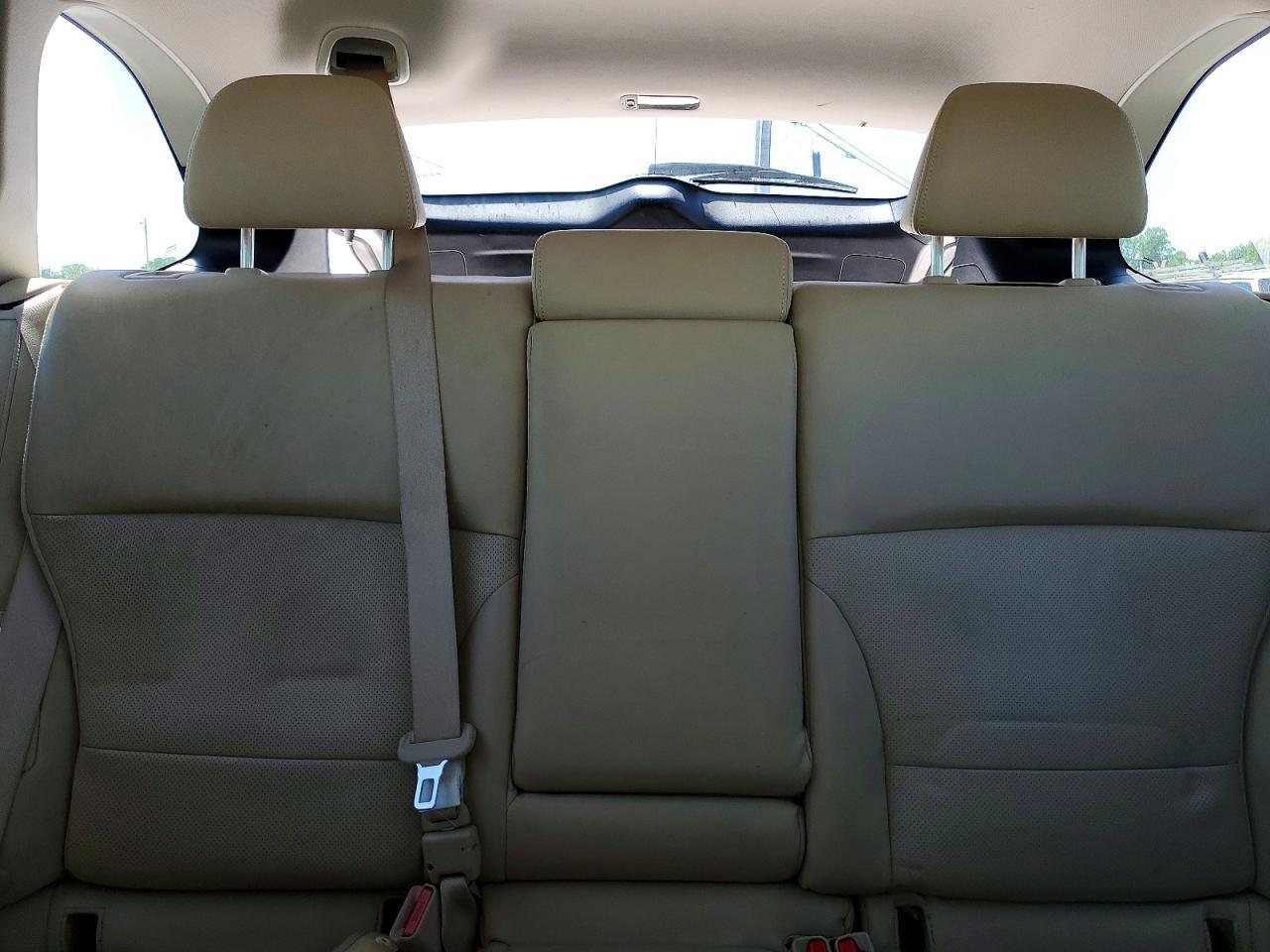 2015 SUBARU Outback