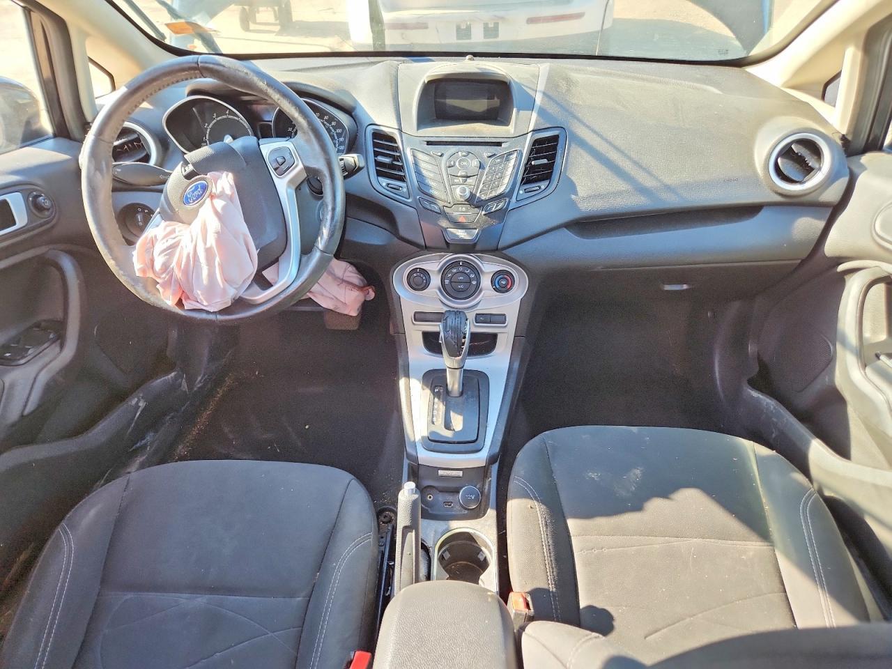 2016 FORD Fiesta