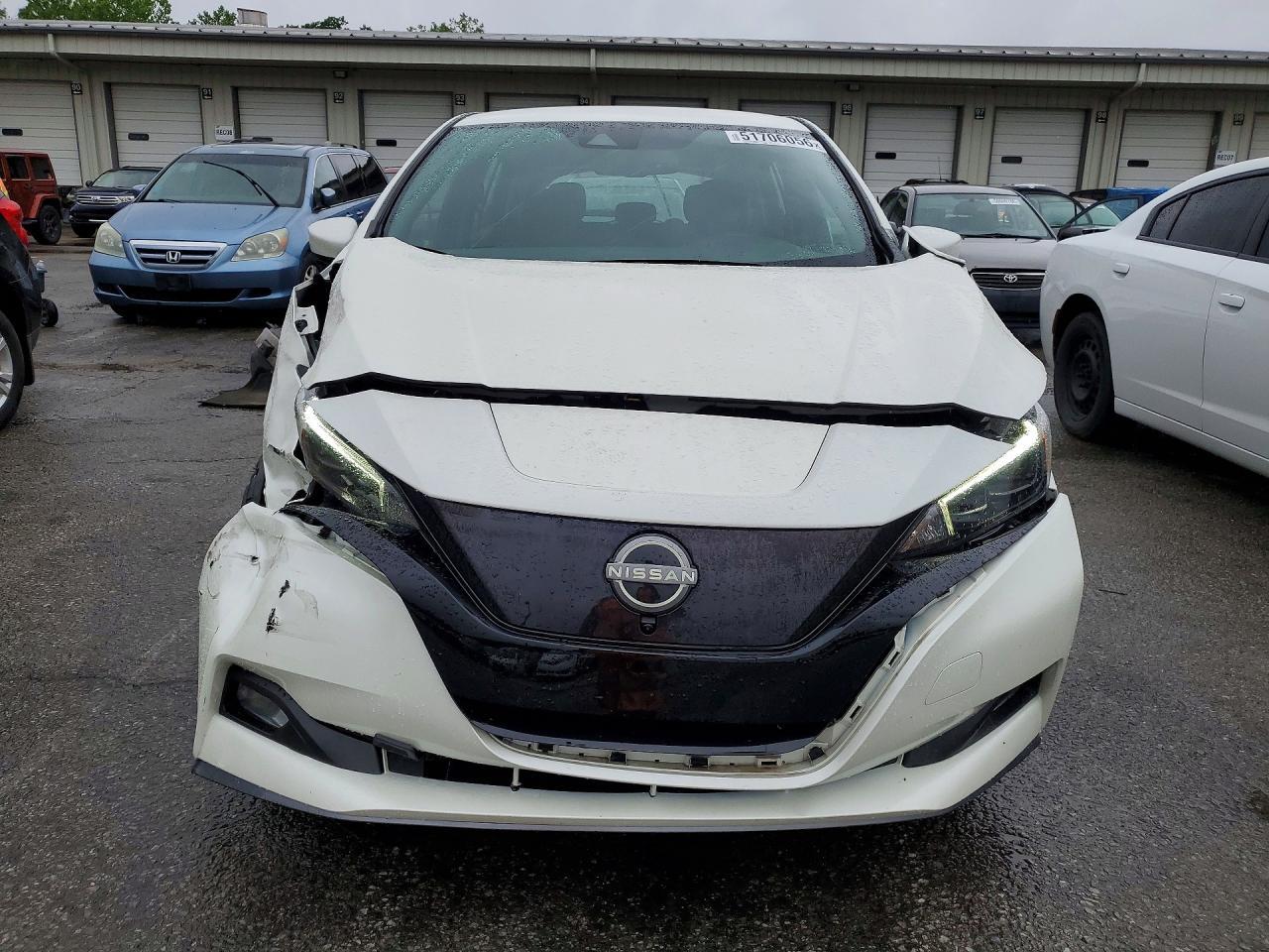 2024 NISSAN LEAF