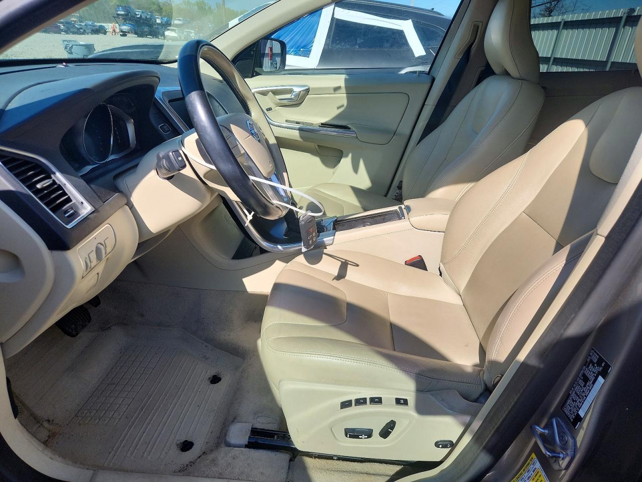 2016 VOLVO XC60