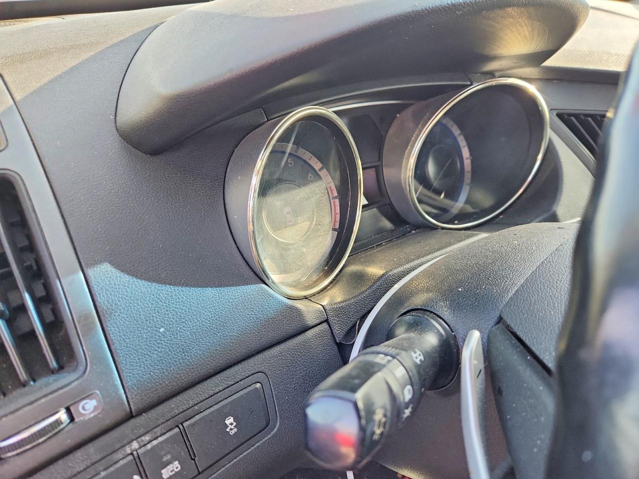 2011 HYUNDAI SONATA