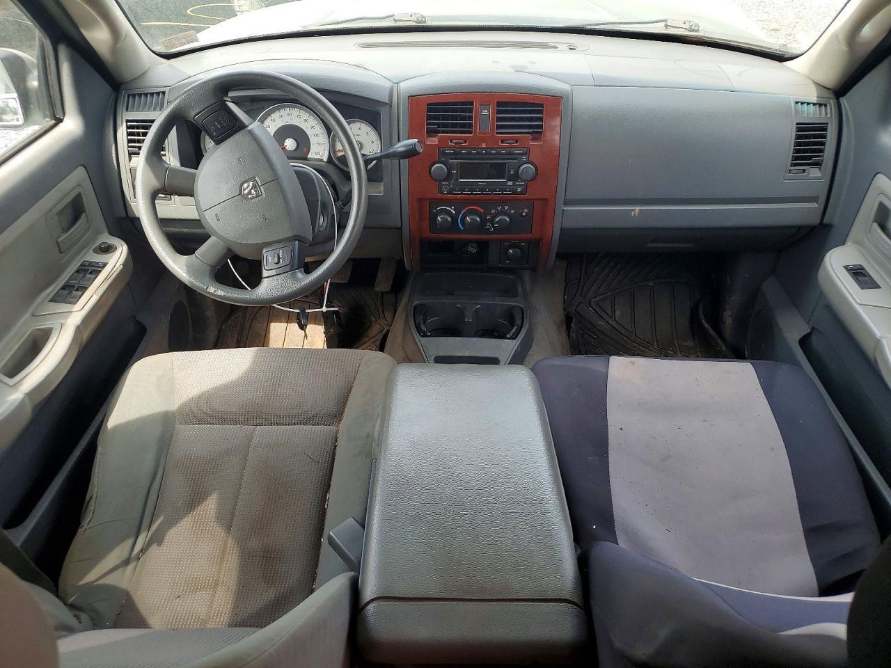 2005 DODGE Dakota