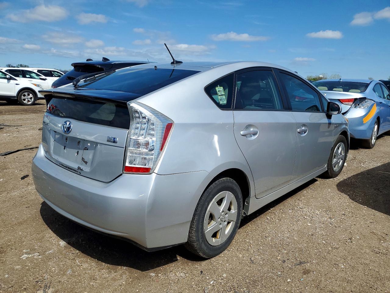 2011 TOYOTA PRIUS