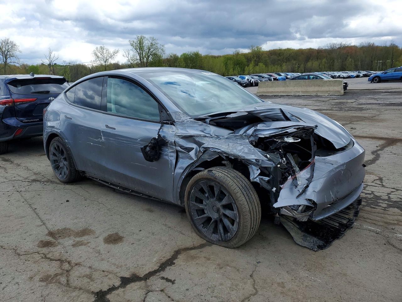2024 TESLA MODEL Y