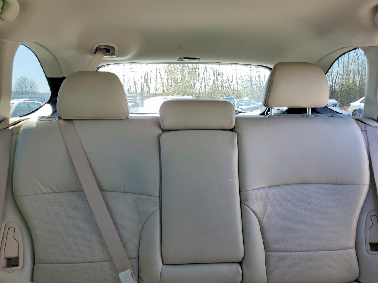 2015 SUBARU Outback