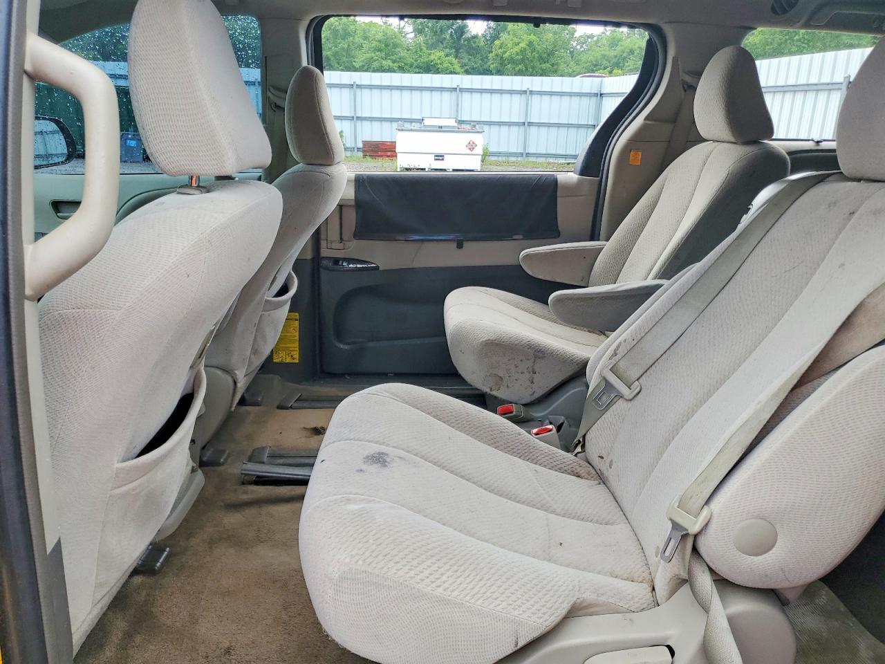 2012 TOYOTA SIENNA