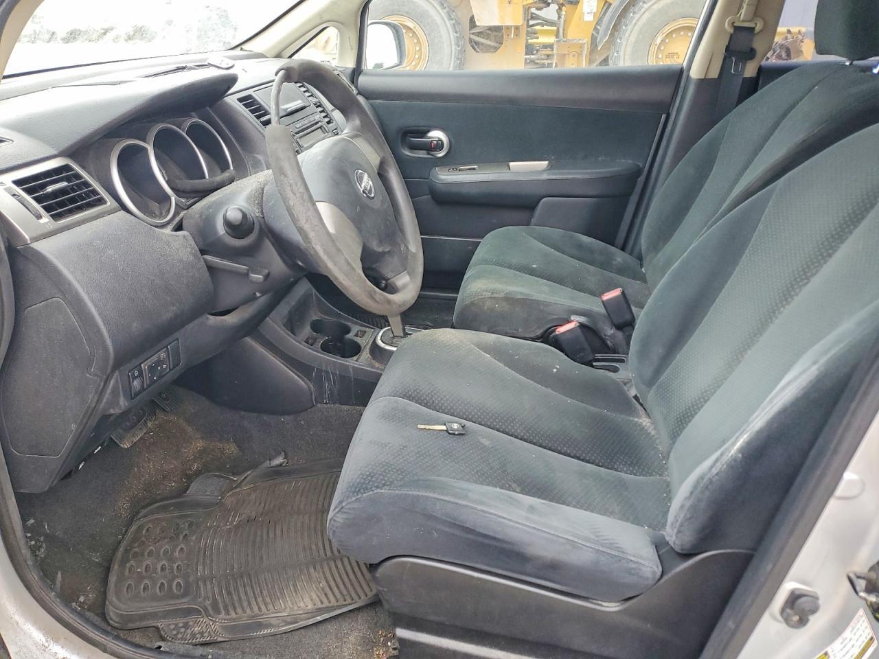 2011 NISSAN VERSA