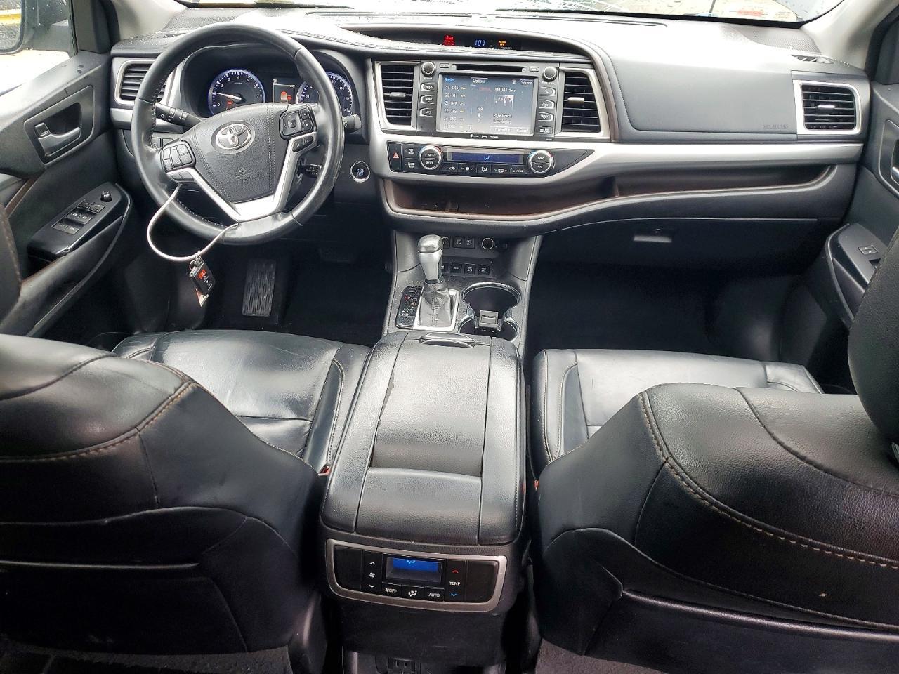 2017 TOYOTA HIGHLANDER