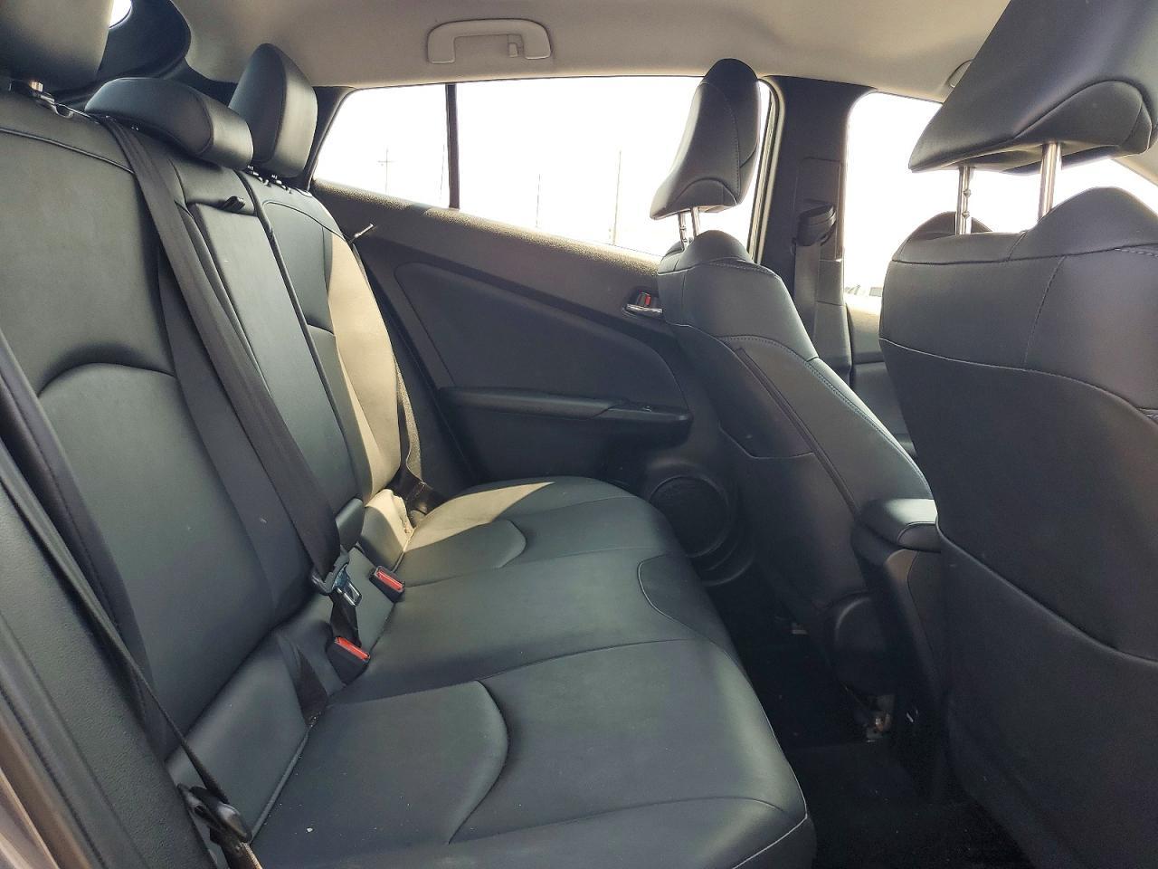 2016 TOYOTA PRIUS