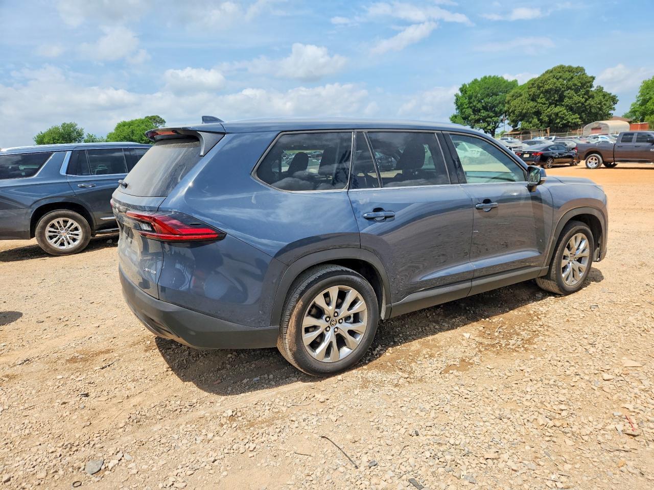 2025 TOYOTA HIGHLANDER