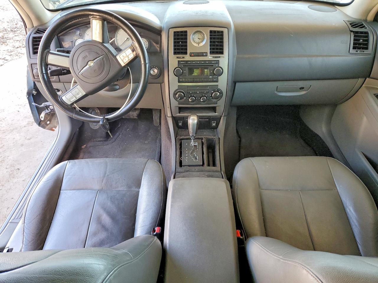 2005 CHRYSLER 300