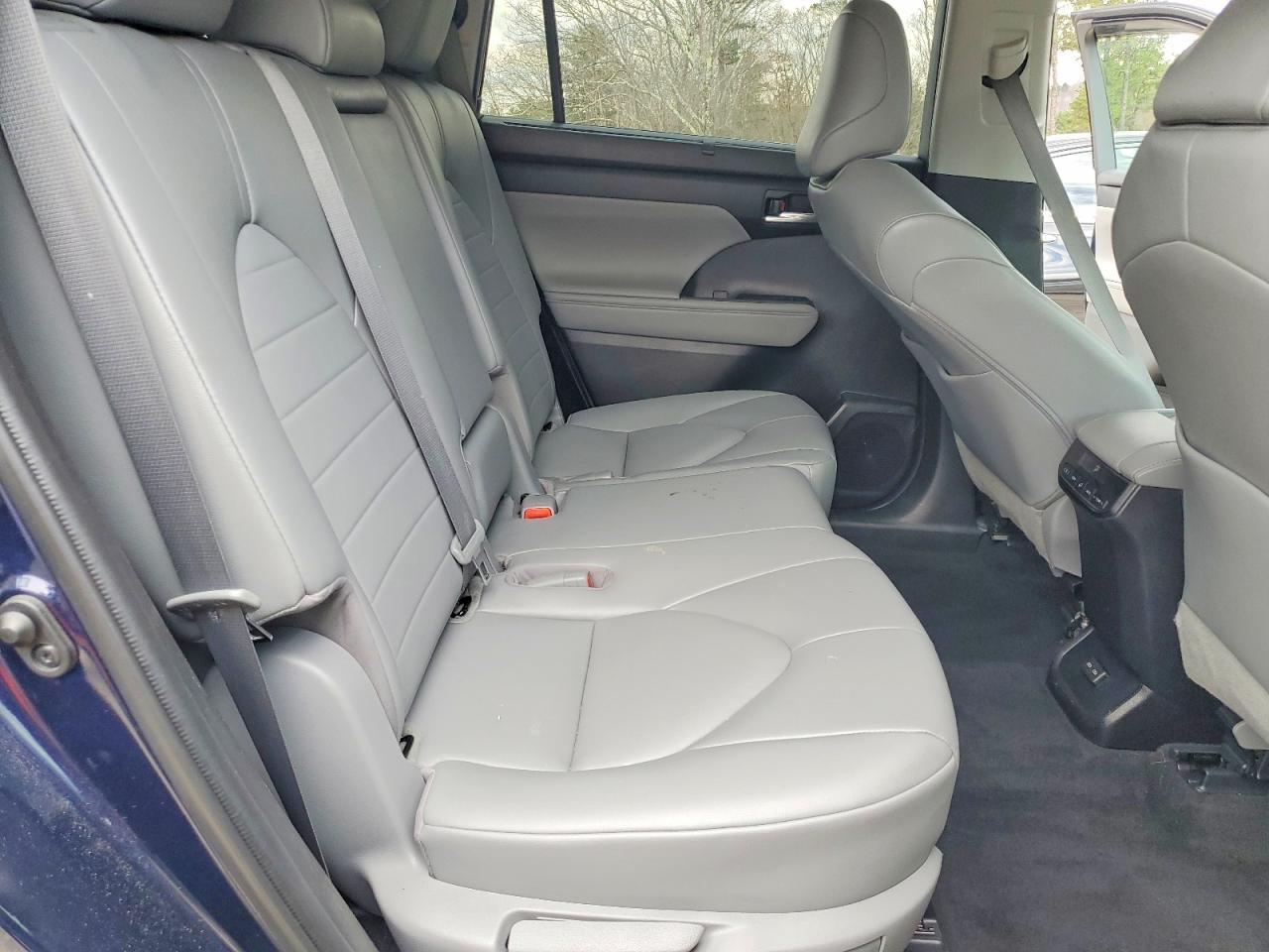 2022 TOYOTA HIGHLANDER