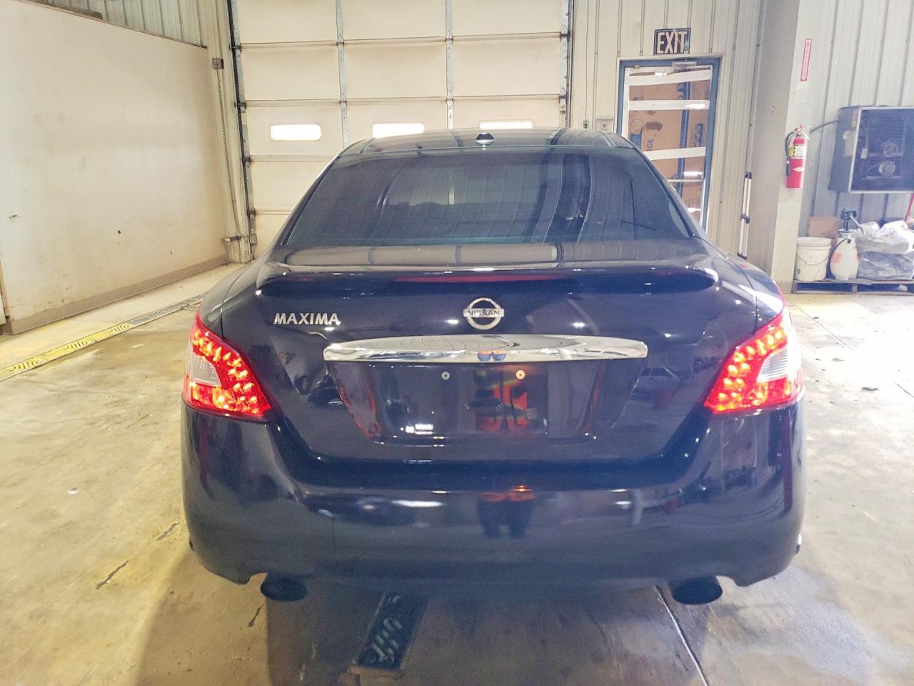 2010 NISSAN Maxima