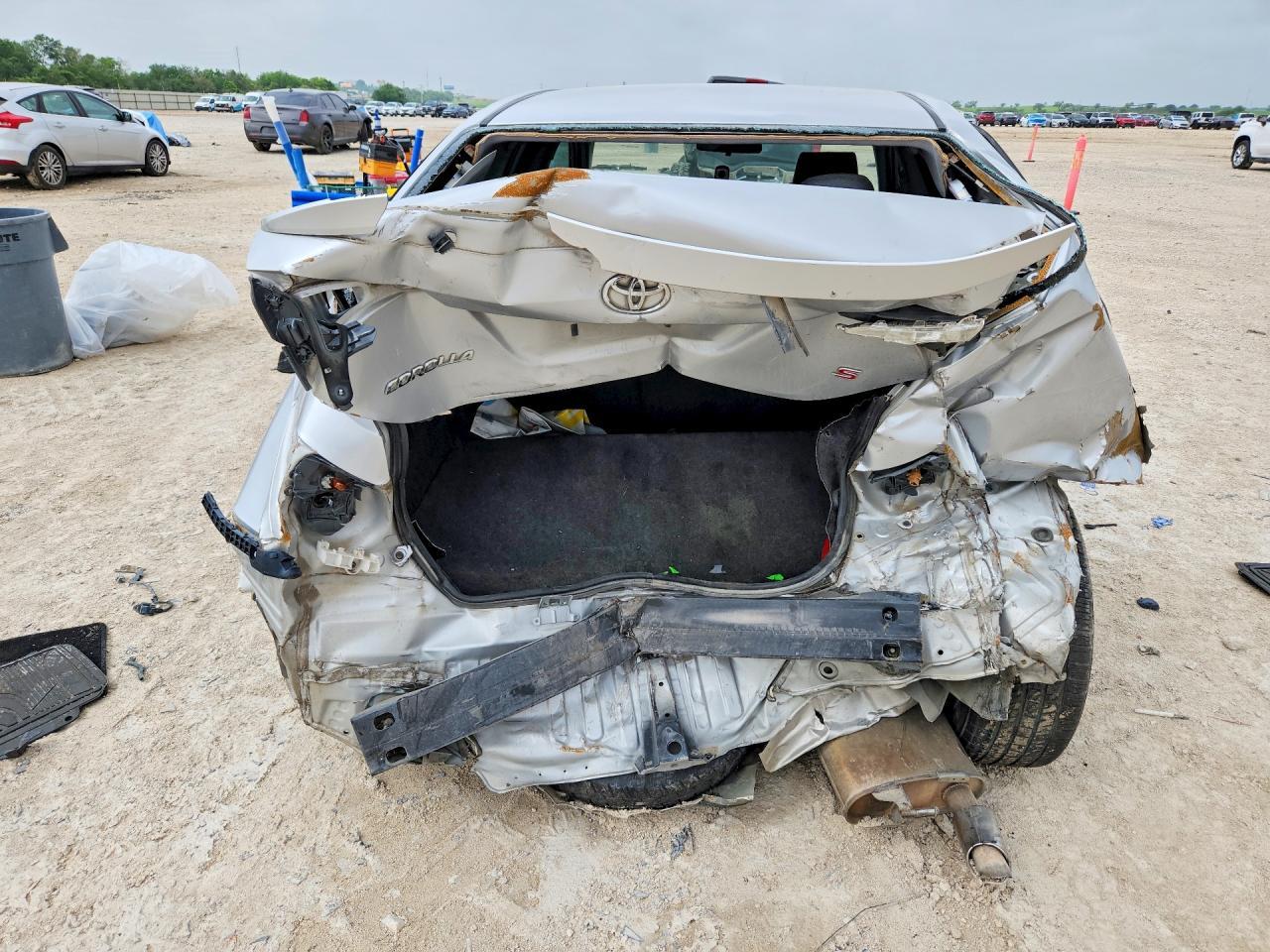 2015 TOYOTA COROLLA