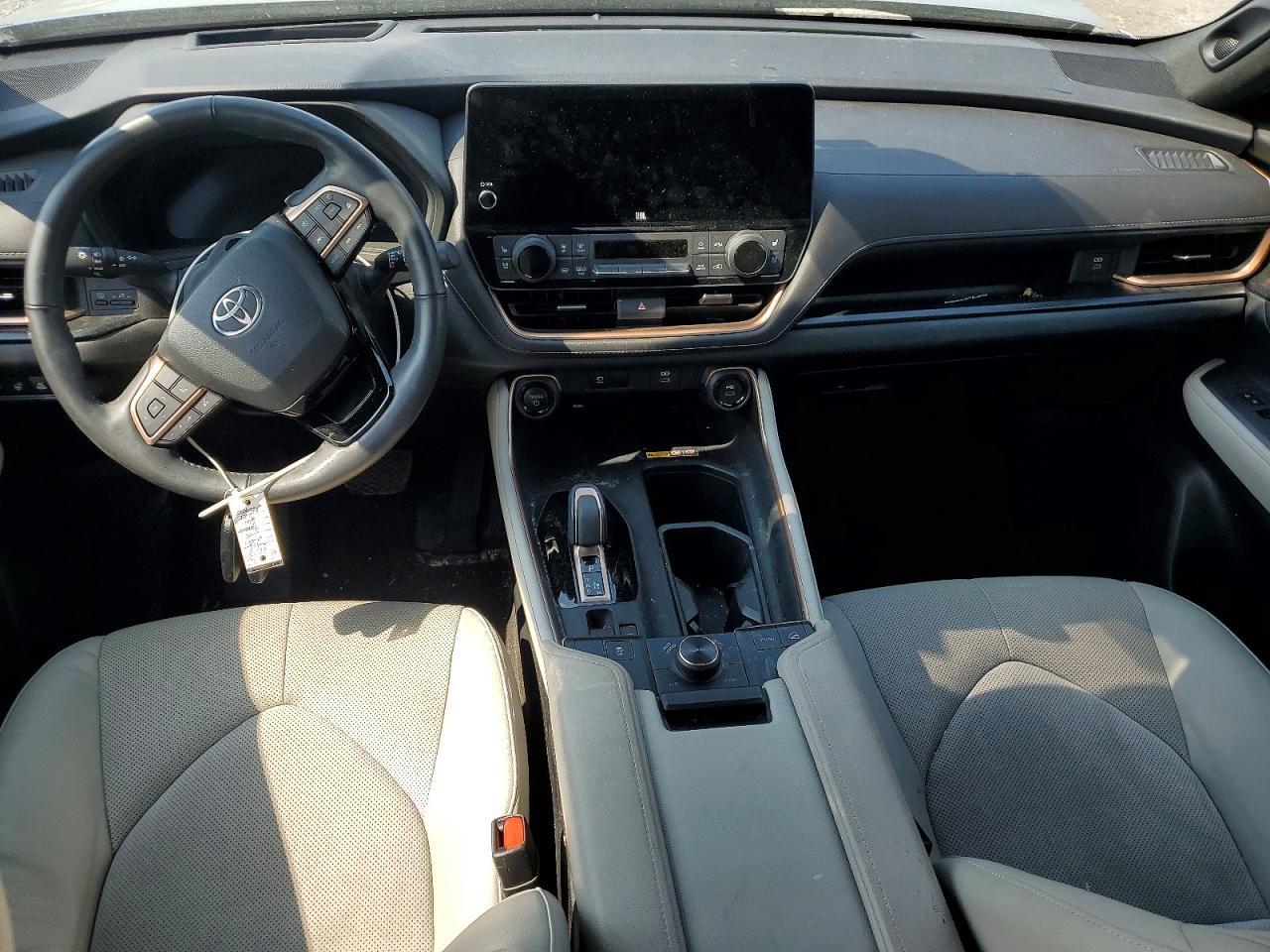 2024 TOYOTA HIGHLANDER