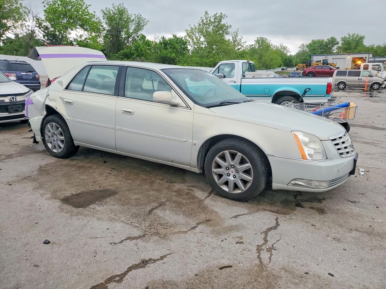 2010 CADILLAC DTS