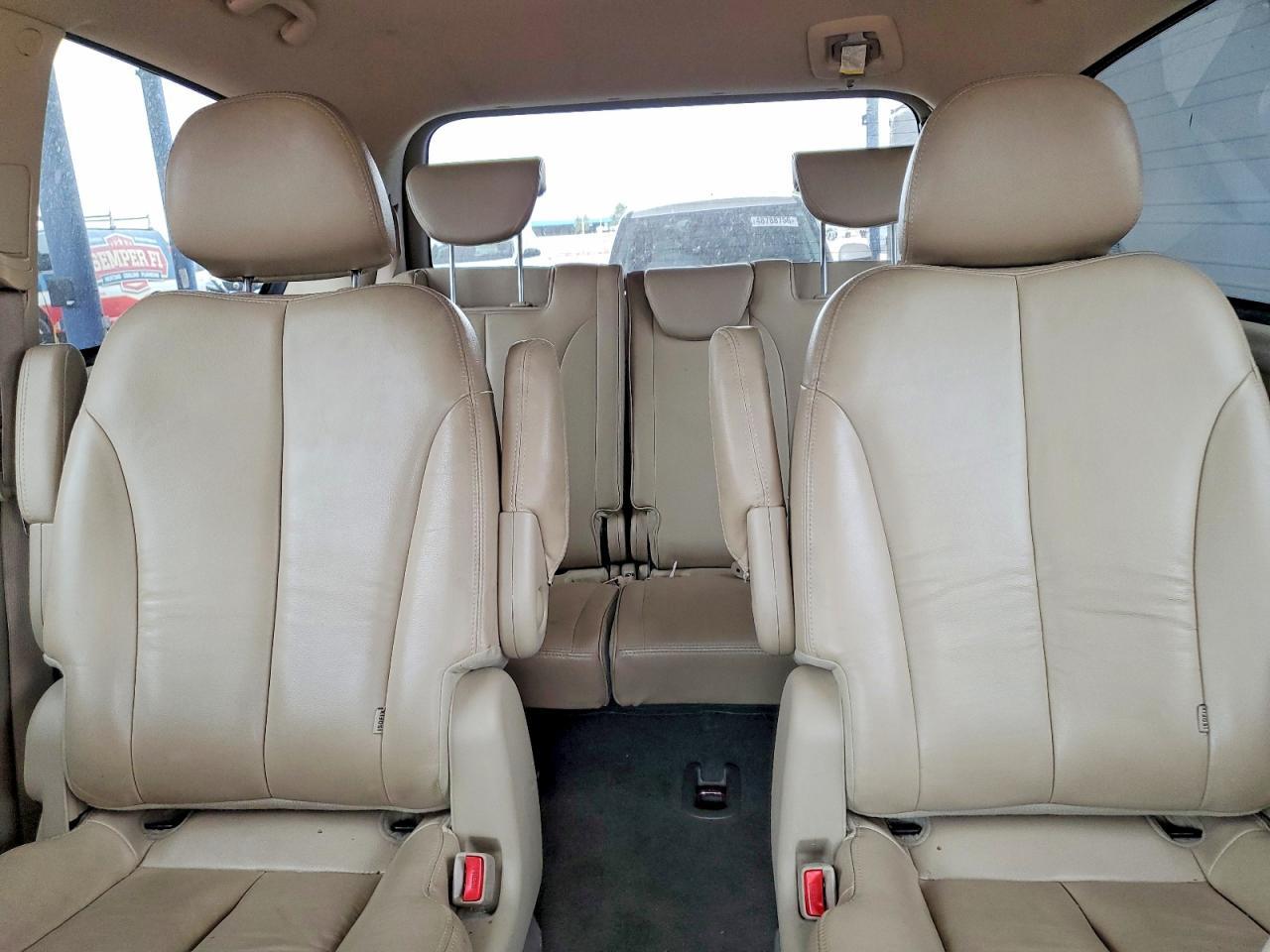 2012 KIA SEDONA