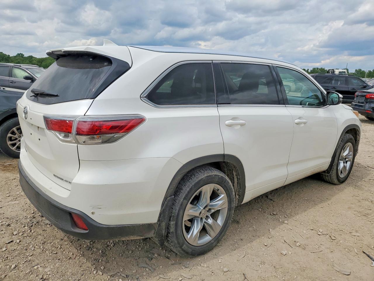 2015 TOYOTA HIGHLANDER