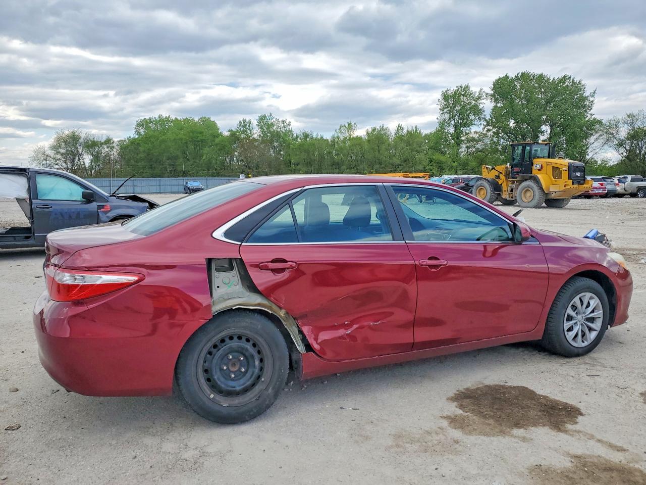 2016 TOYOTA CAMRY