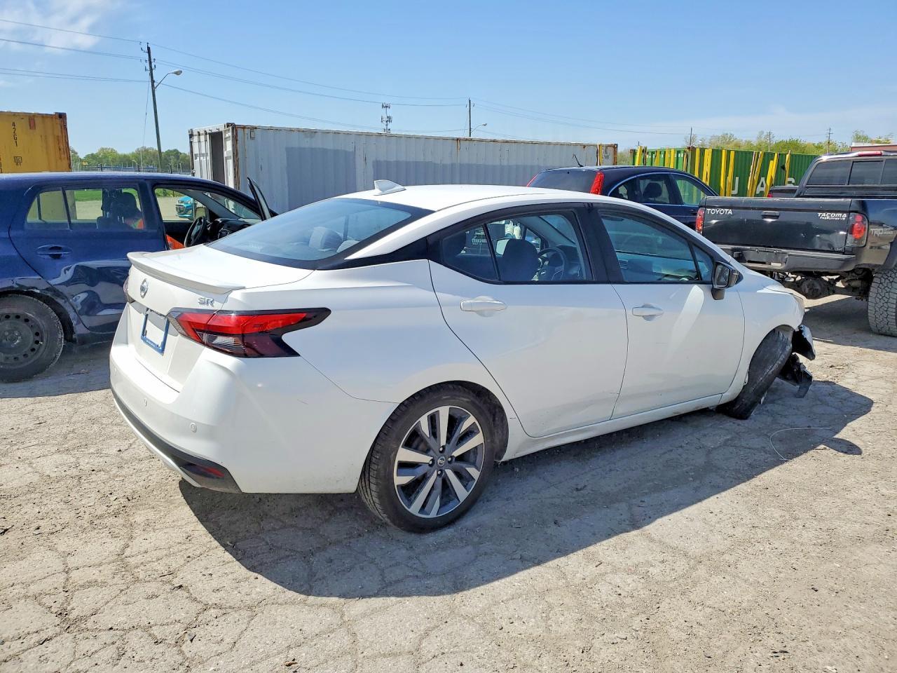 2020 NISSAN VERSA